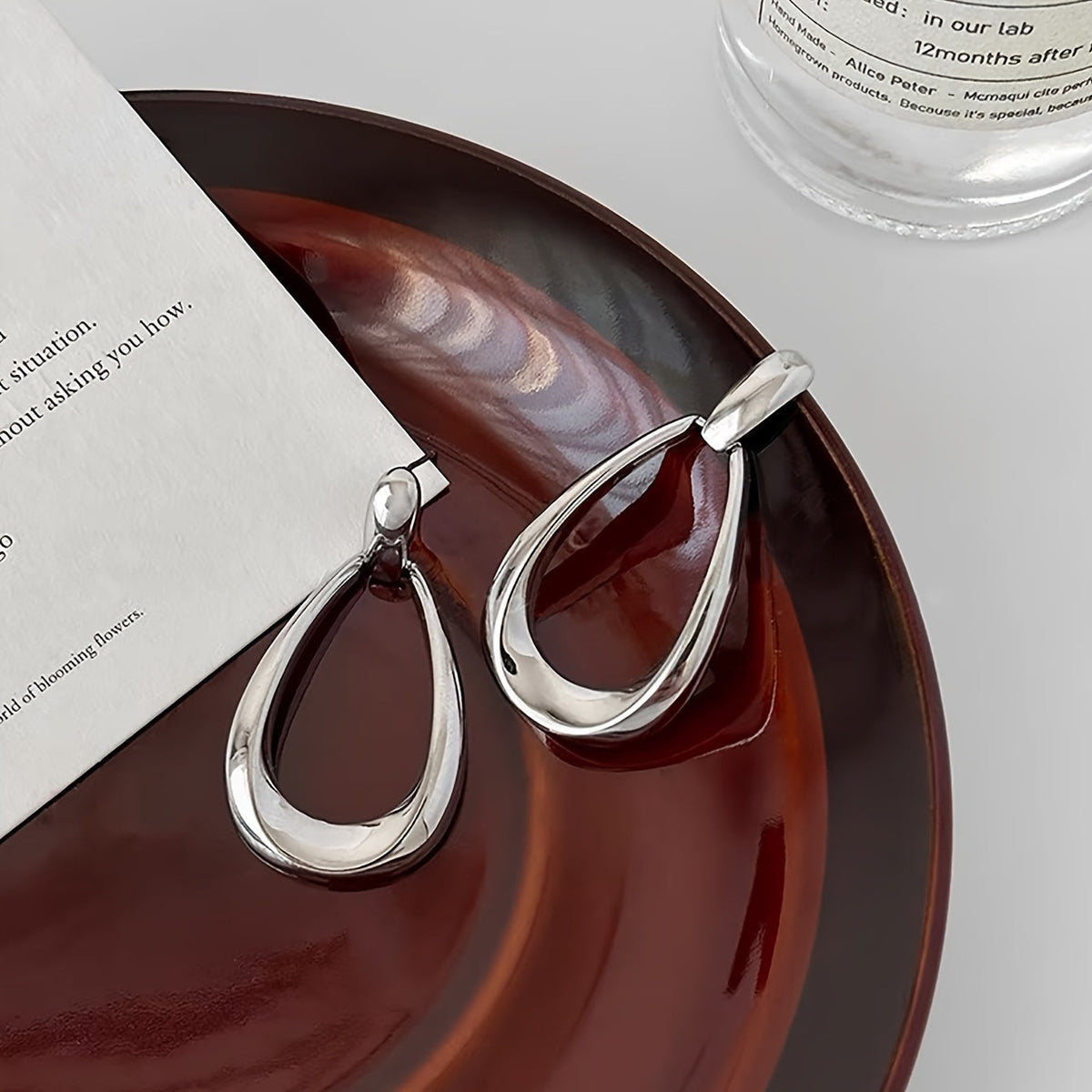 Elegante klassieke gepolijste druppelvormige oorhangers van zinklegering