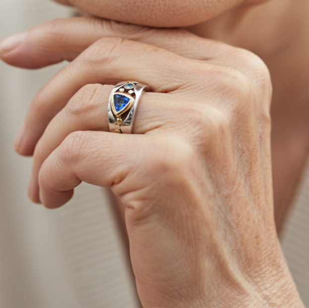 Vintage blauwe kristallen ring