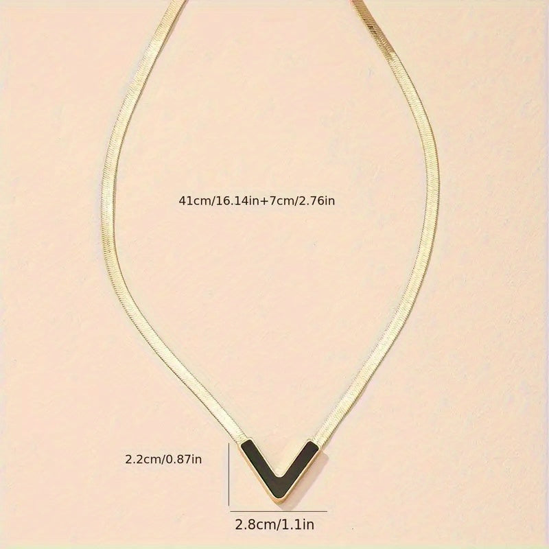 Strakke minimalistische schakelketting met V-vormige hanger