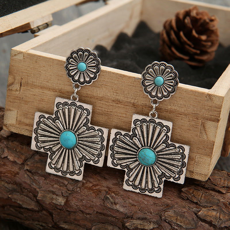 Retro bloemendesign turkooizen kruis gegraveerde metalen oorbellen