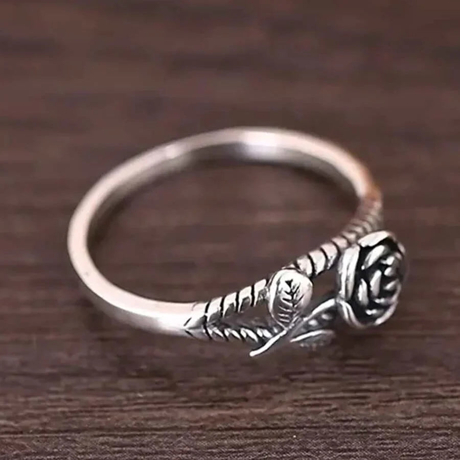 Elegante rozenring in retrostijl