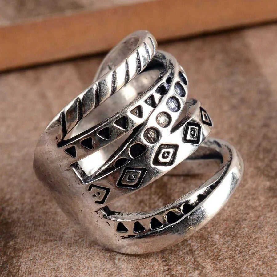 Vintage bohemien lange gewikkelde verzilverde ring