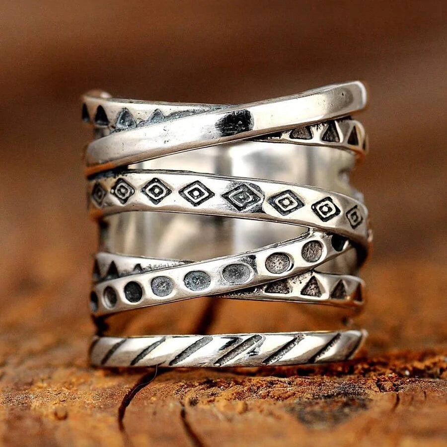 Vintage bohemien lange gewikkelde verzilverde ring