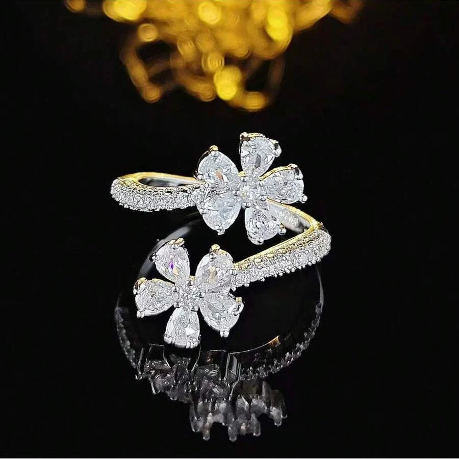 Elegante verstelbare bloemring met zirkonia