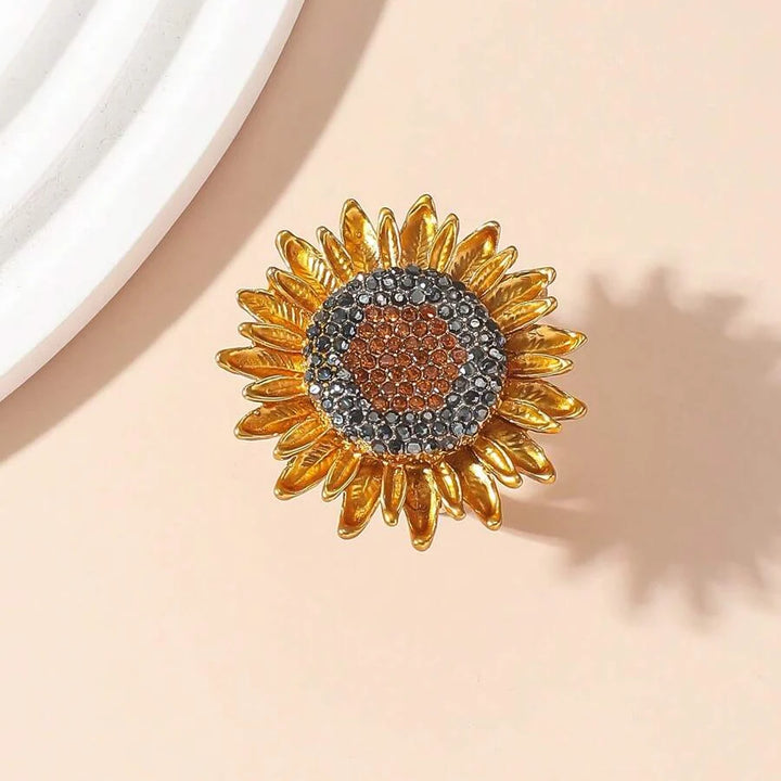Vintage Style Cubic Zirconia Embellished Sunflower Ring