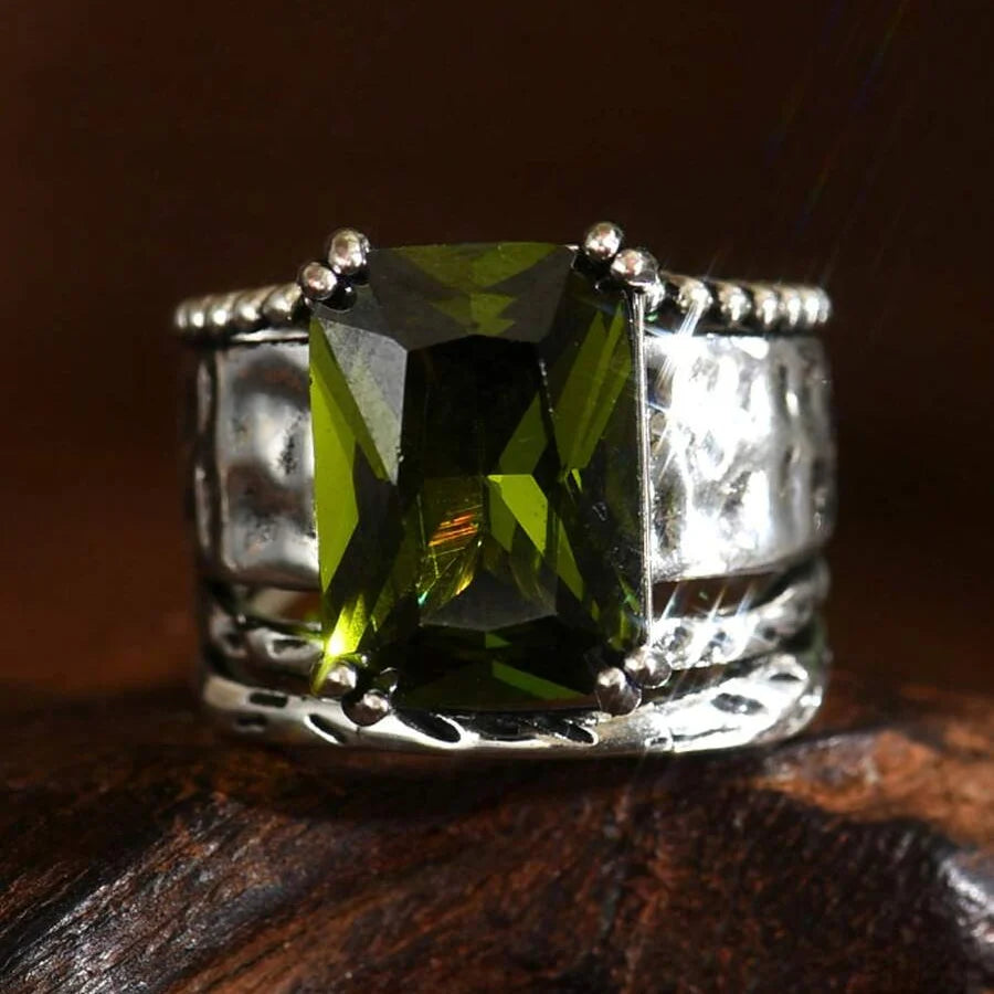 Vintage bohemien verzilverde ring met geometrisch geslepen zirkoon