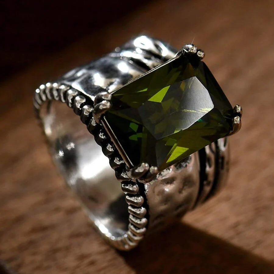 Vintage bohemien verzilverde ring met geometrisch geslepen zirkoon