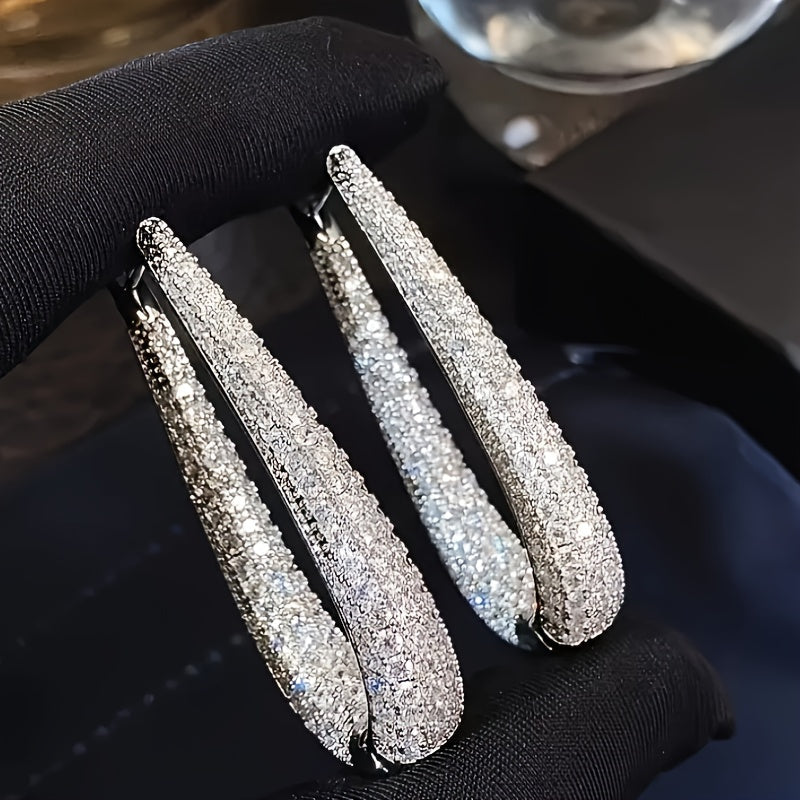 Elegante oorring met synthetische zirkonia