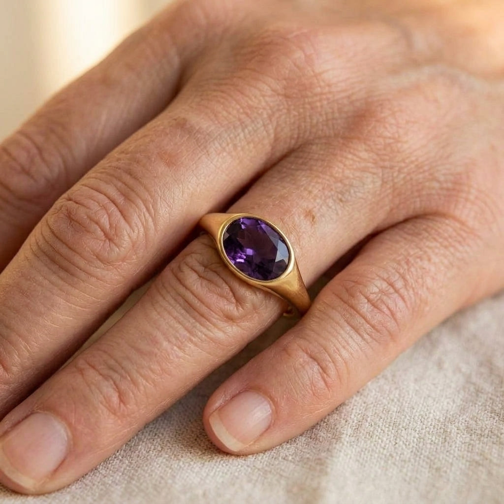 Violette goudkleurige statement ring met amethistkristal