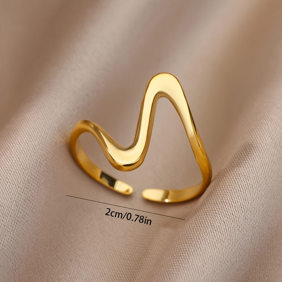 Minimalistische verstelbare goudkleurige ringenset in golfstijl