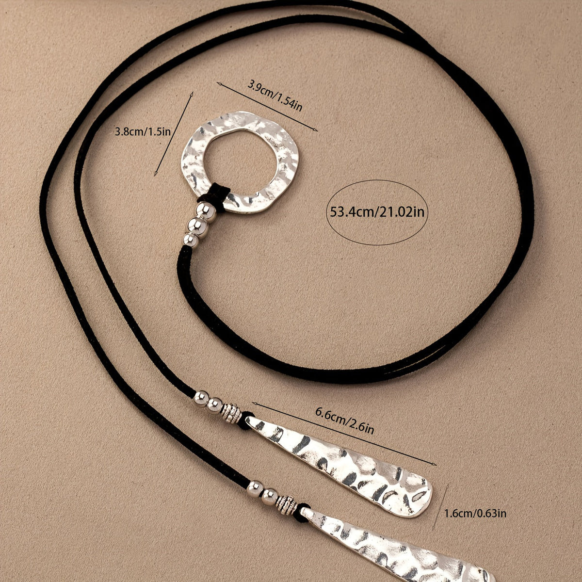 Western gehamerde zilverkleurige ketting met hanger