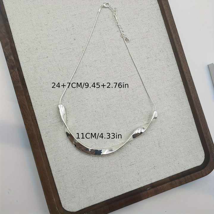 Vintage Sculptural Polished Silver Collar Necklace