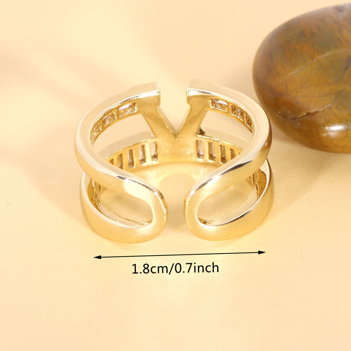 Elegante verstelbare open dubbele ring met V-ontwerp en zirkonia