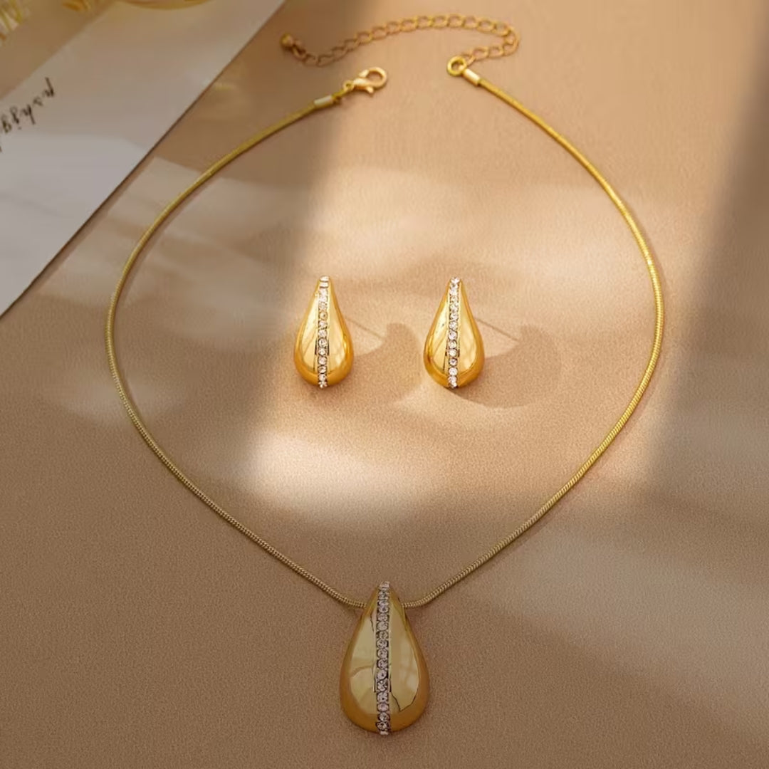 Golden Pavé Teardrop Jewelry Set