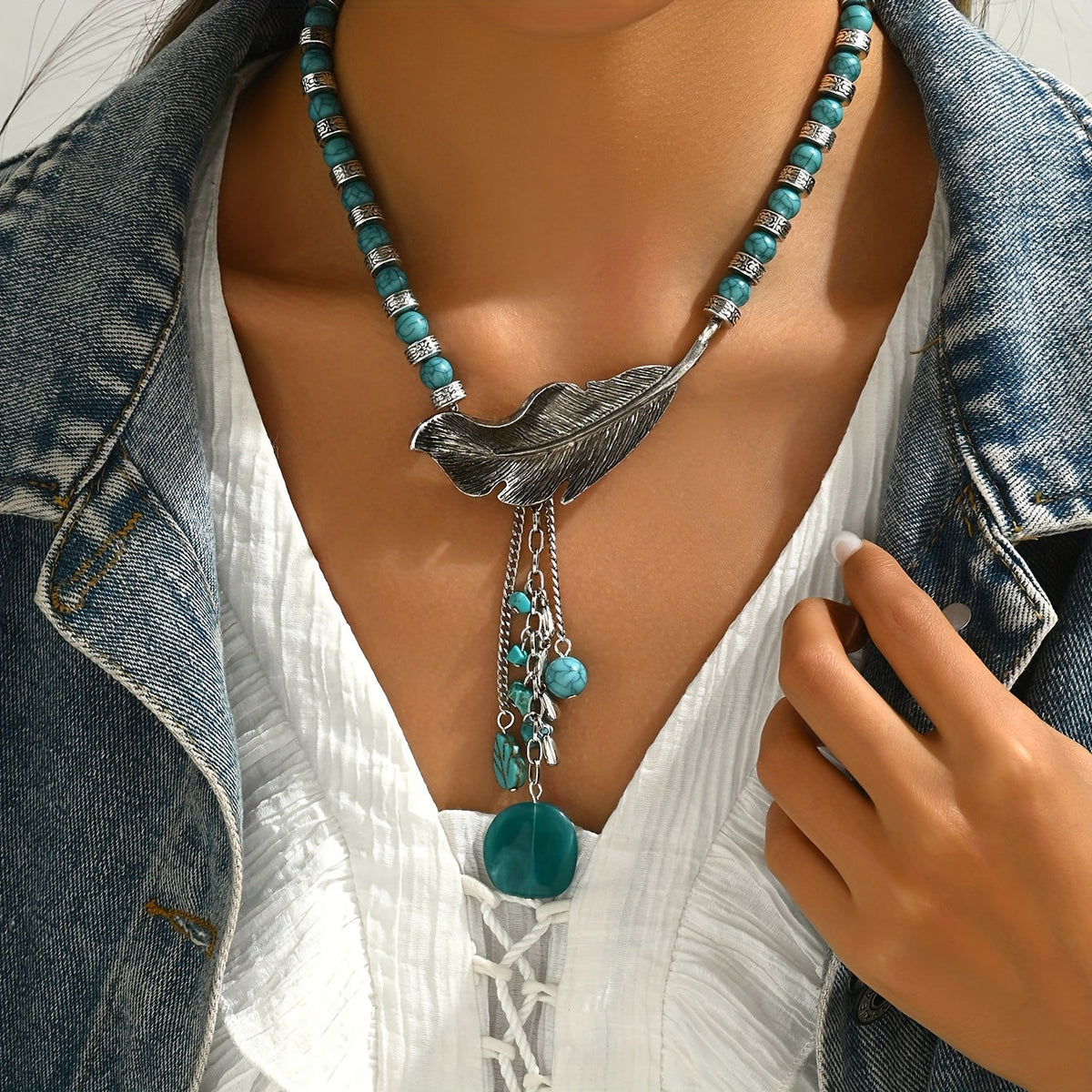 Vintage bohemien ketting met turkooizen kralen en bladhanger