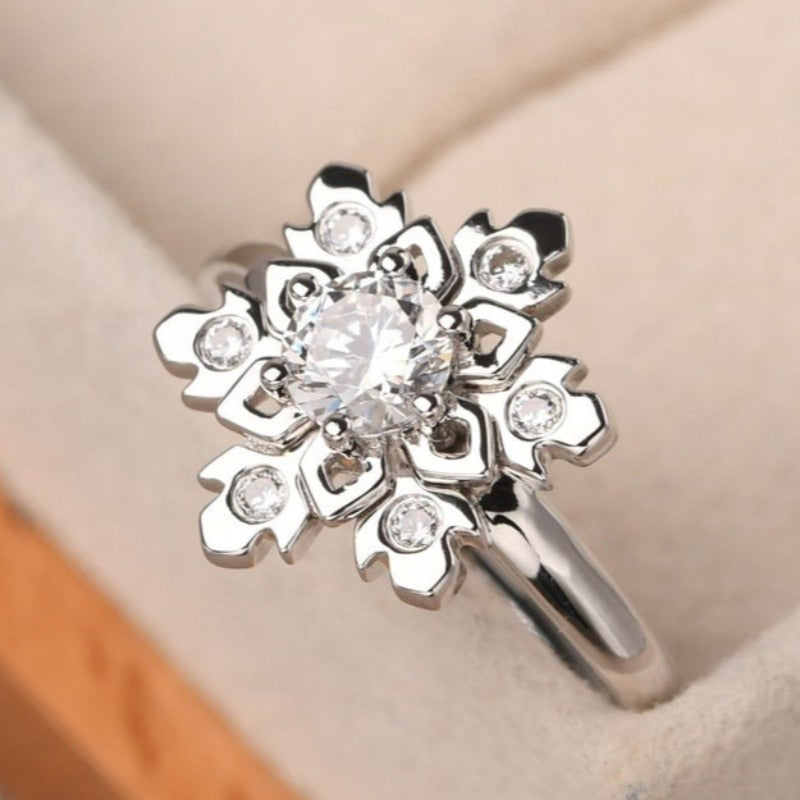 Elegante minimalistische ring met micro pavé ronde zirkonia