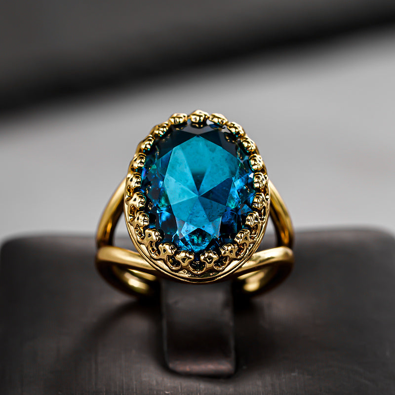 Vintage-geïnspireerde vergulde ring met ingelegde ovale zirkonia