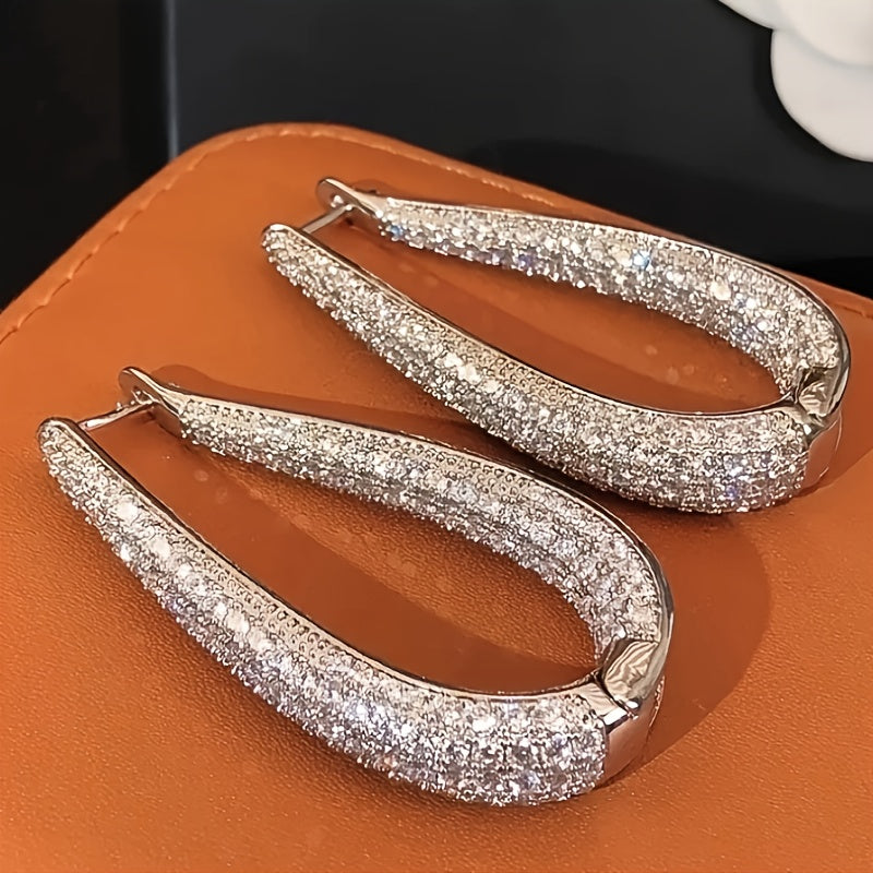 Elegante oorring met synthetische zirkonia