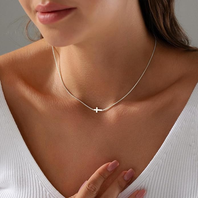 Fijne kruisketting