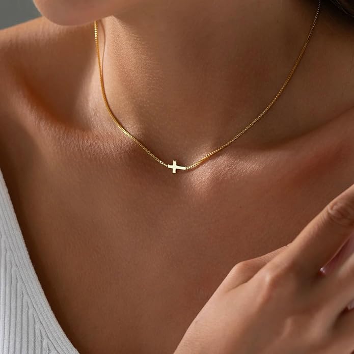 Fijne kruisketting