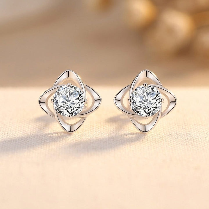 Round Cut Cubic Zirconia Clover Earrings