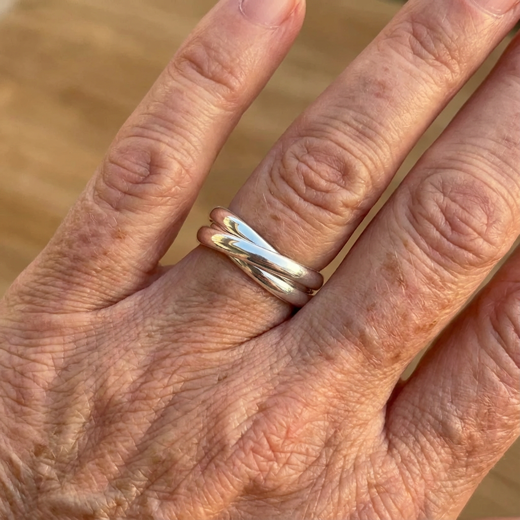 Minimalistische zilverkleurige stapelringen