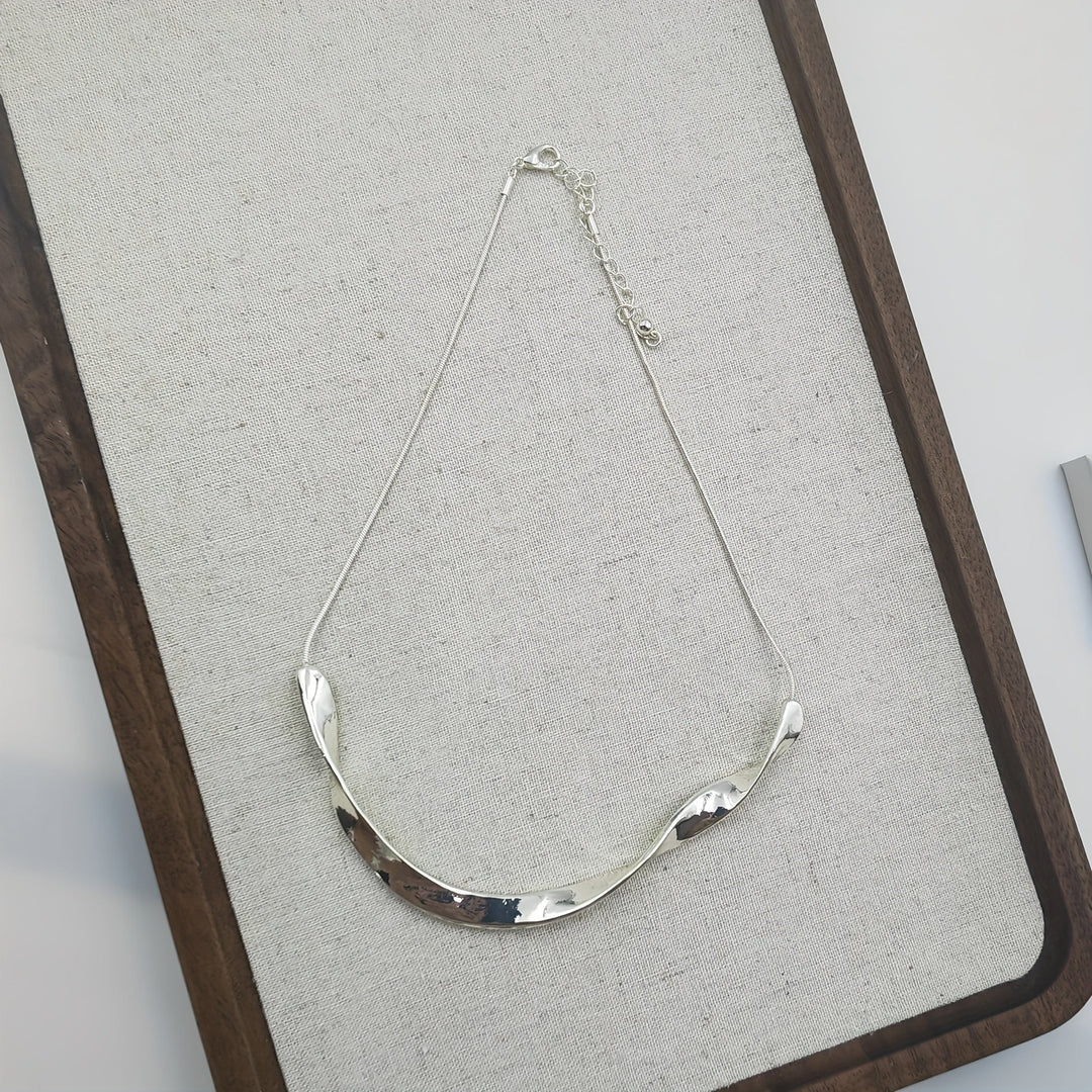Vintage Sculptural Polished Silver Collar Necklace