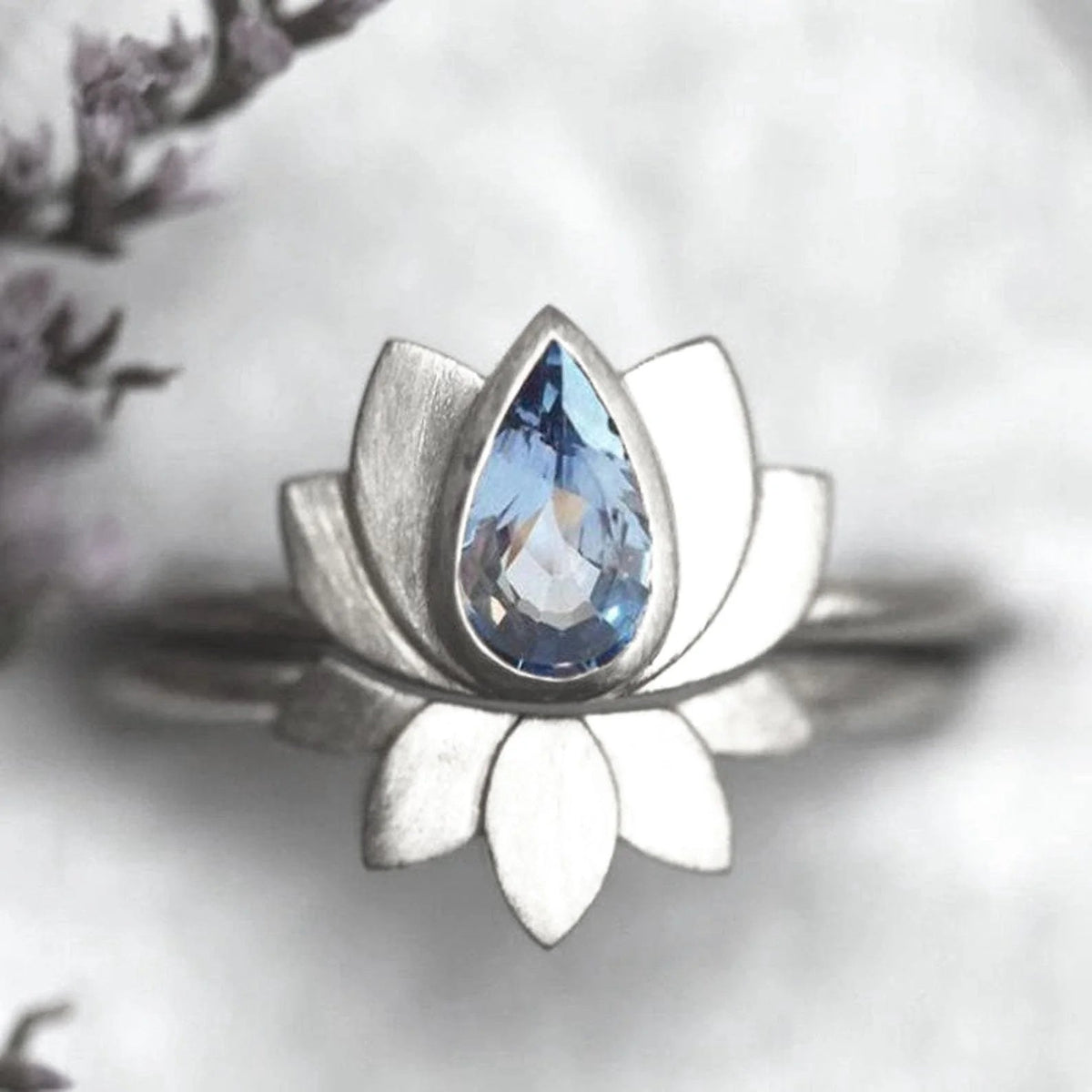 Vintage retro lotusbloem ring met druppelvormige zirkonia