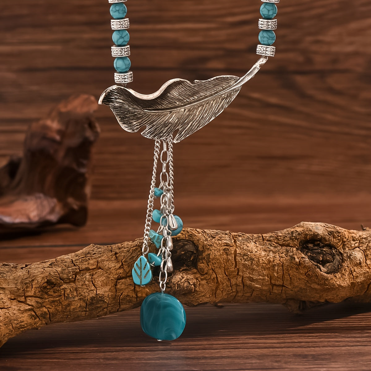 Vintage bohemien ketting met turkooizen kralen en bladhanger
