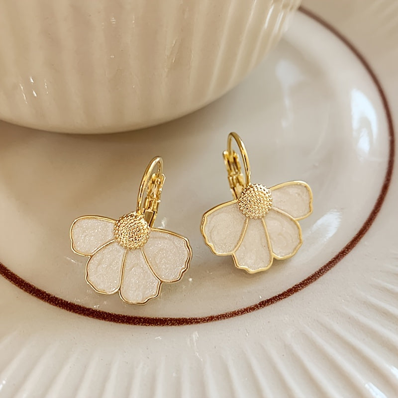 Elegante emaille oorhangers met vierbladige bloem