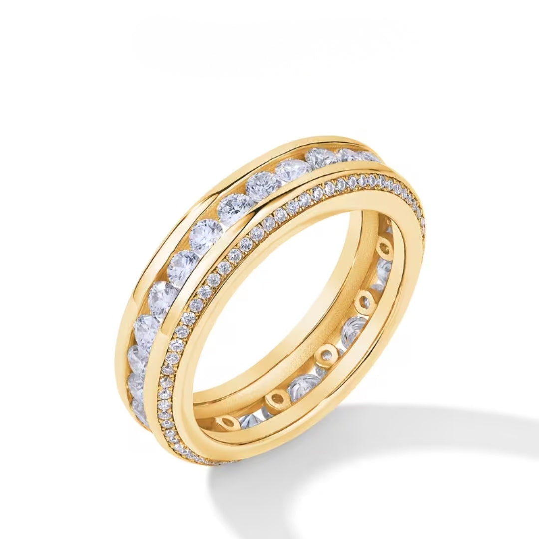 Ring met rij zirkonia's