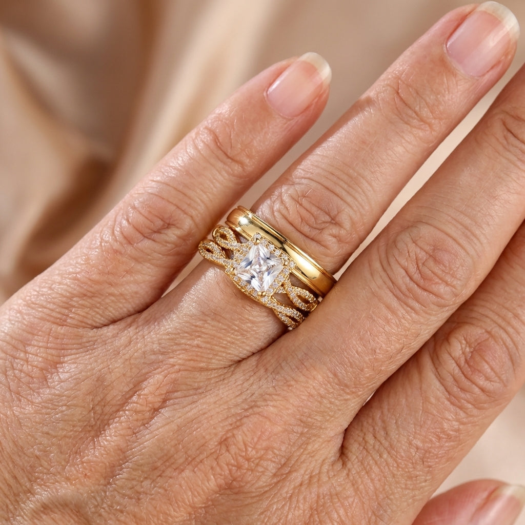 Elegante driedelige set diamanten ringen met princess geslepen zirkoon