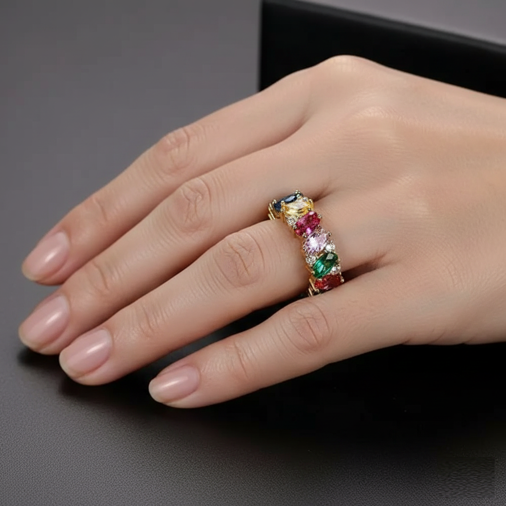 Elegante vintage vergulde ring met meerkleurige zirkonia