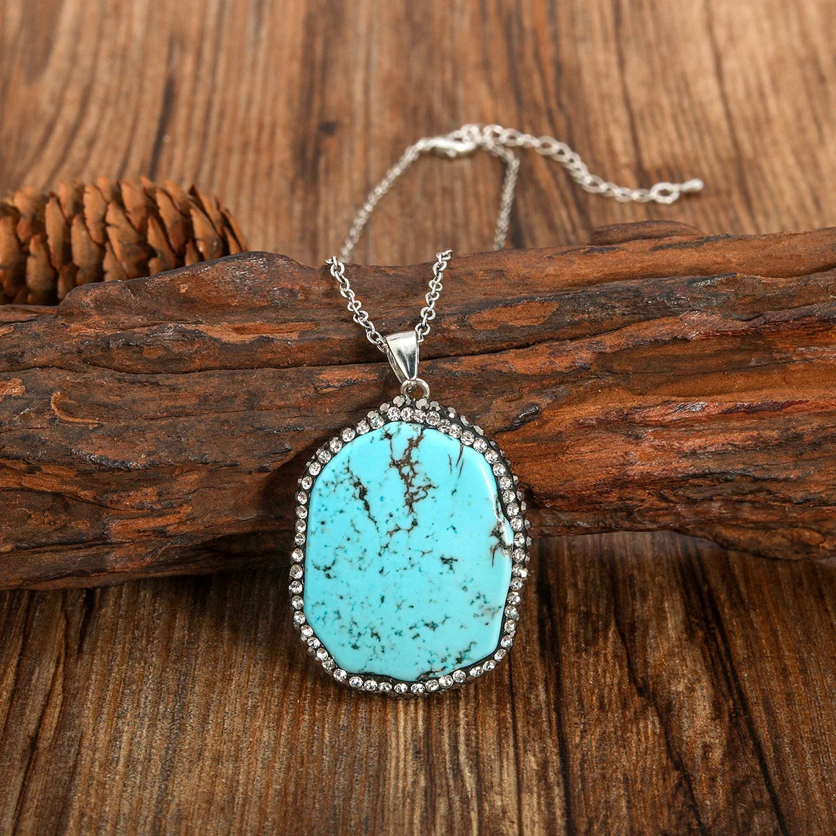 Vintage bohemien ketting met ovale malachiet-turkoois hanger