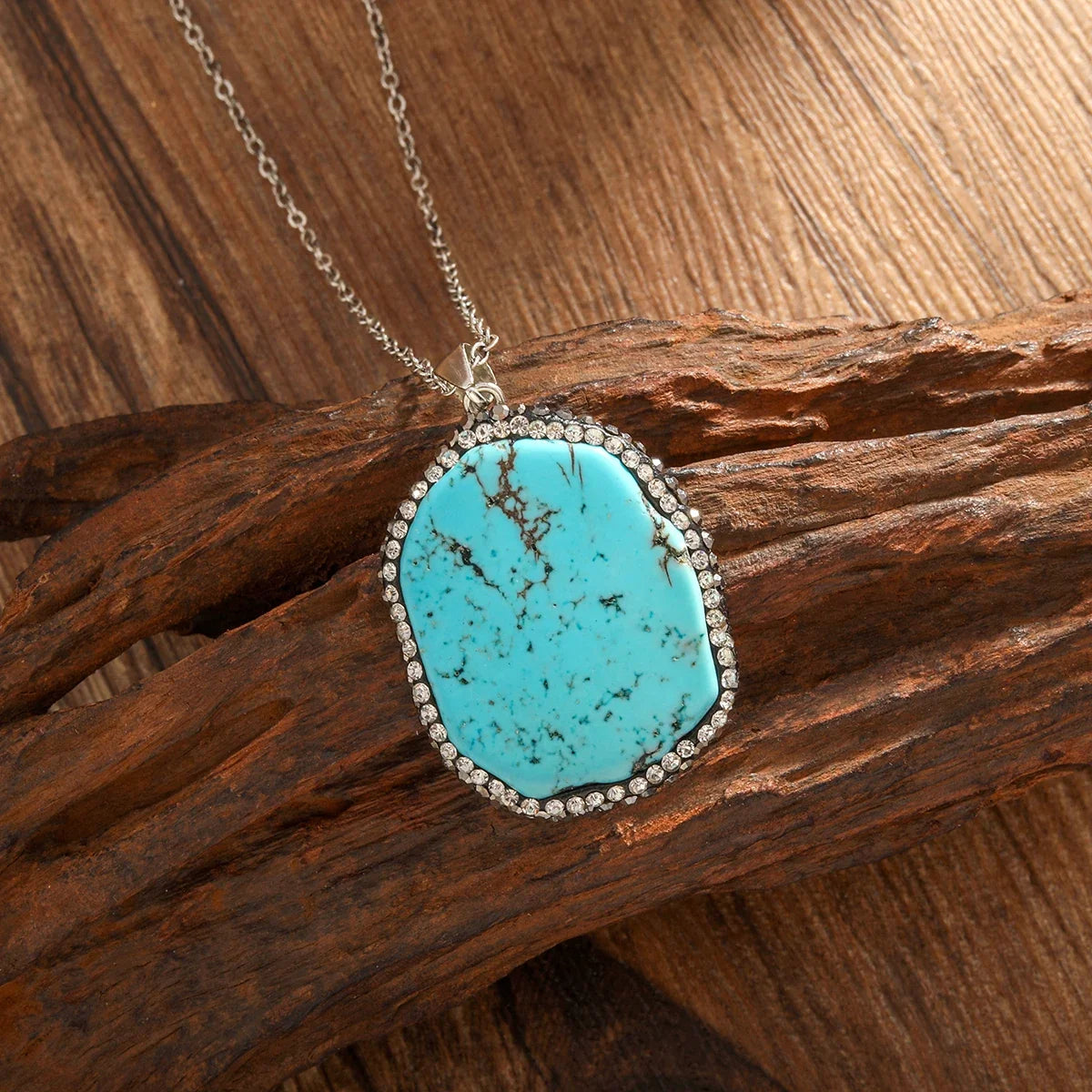 Vintage bohemien ketting met ovale malachiet-turkoois hanger