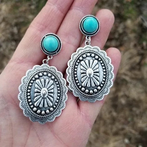 Western boho verzilverde concho oorhangers met turkoois