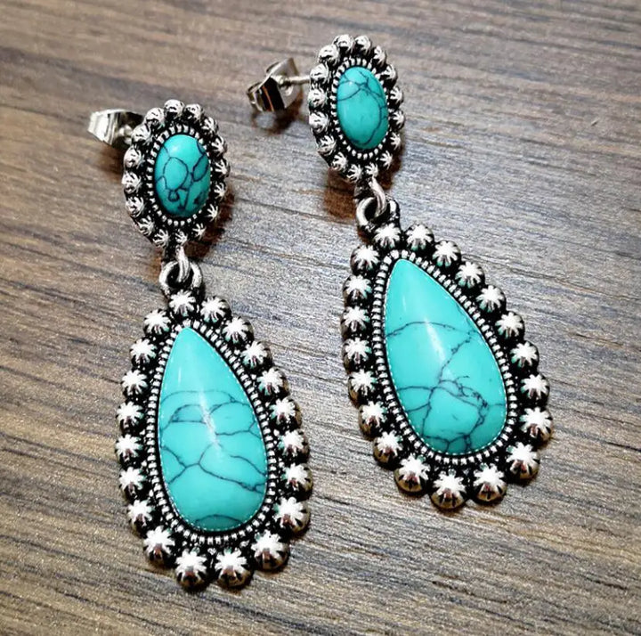 Elegant Vintage Silver Tone Turquoise Dangle Earrings