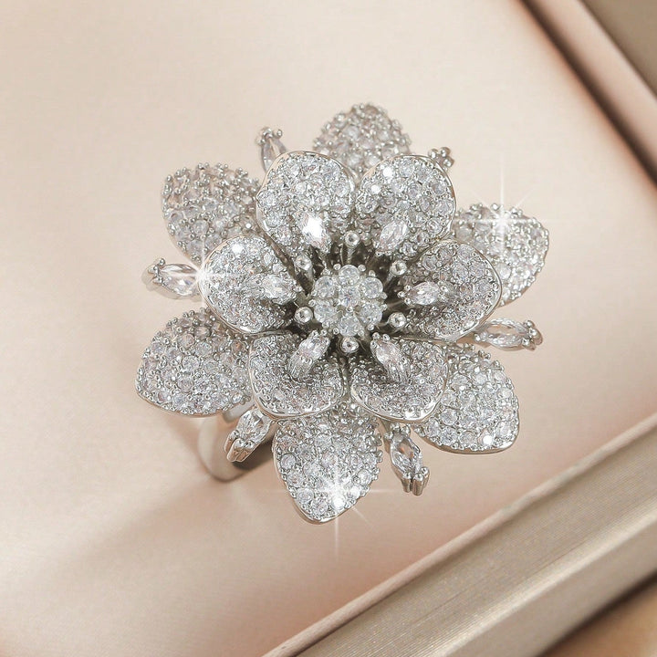 Elegant Vintage Style Silver Plated Floral Diamond Ring
