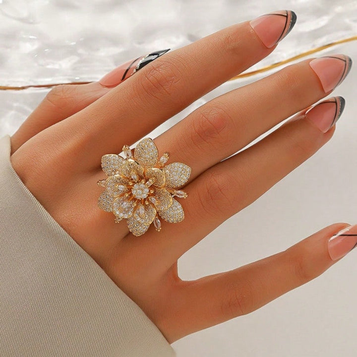 Elegant Vintage Style Silver Plated Floral Diamond Ring