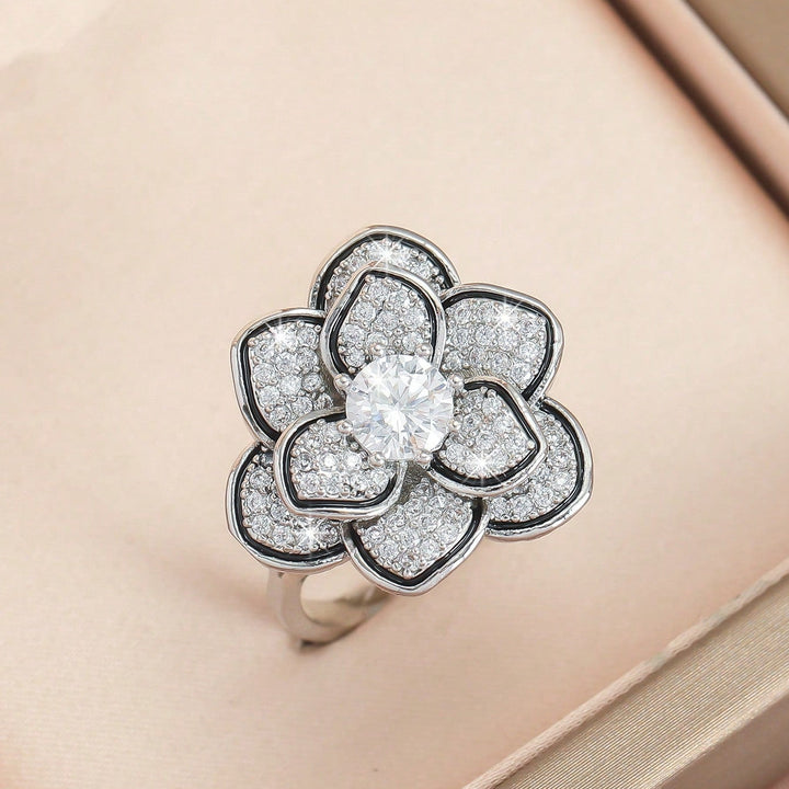 Elegant Vintage Style Silver Plated Floral Diamond Ring
