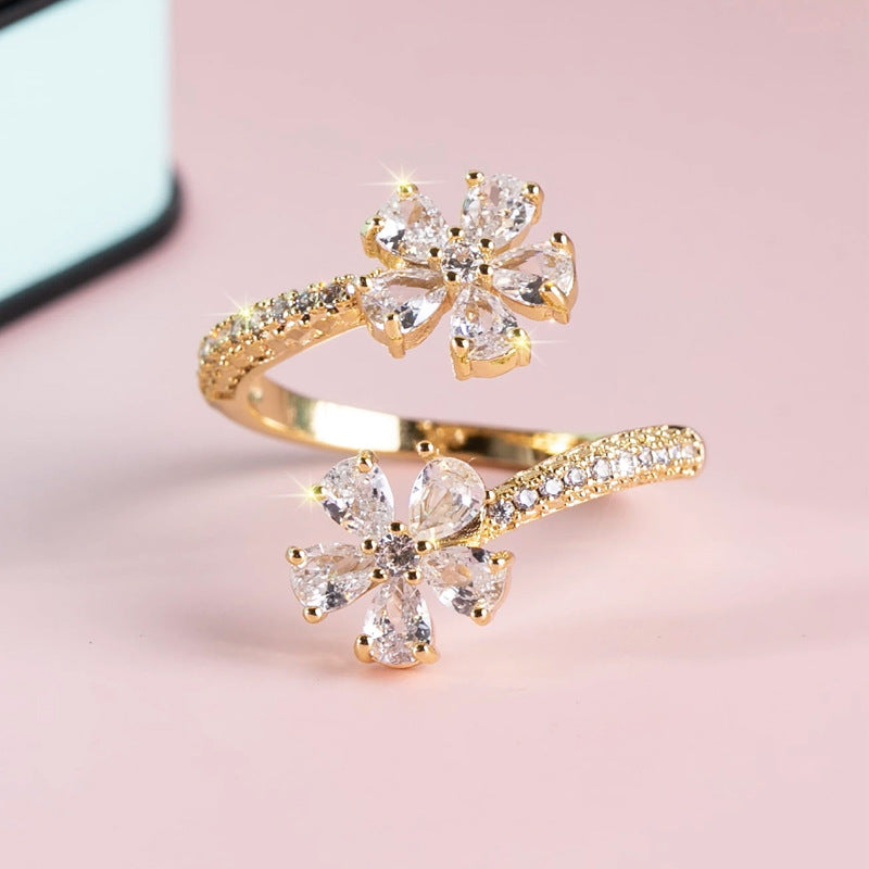 Elegante verstelbare bloemring met zirkonia