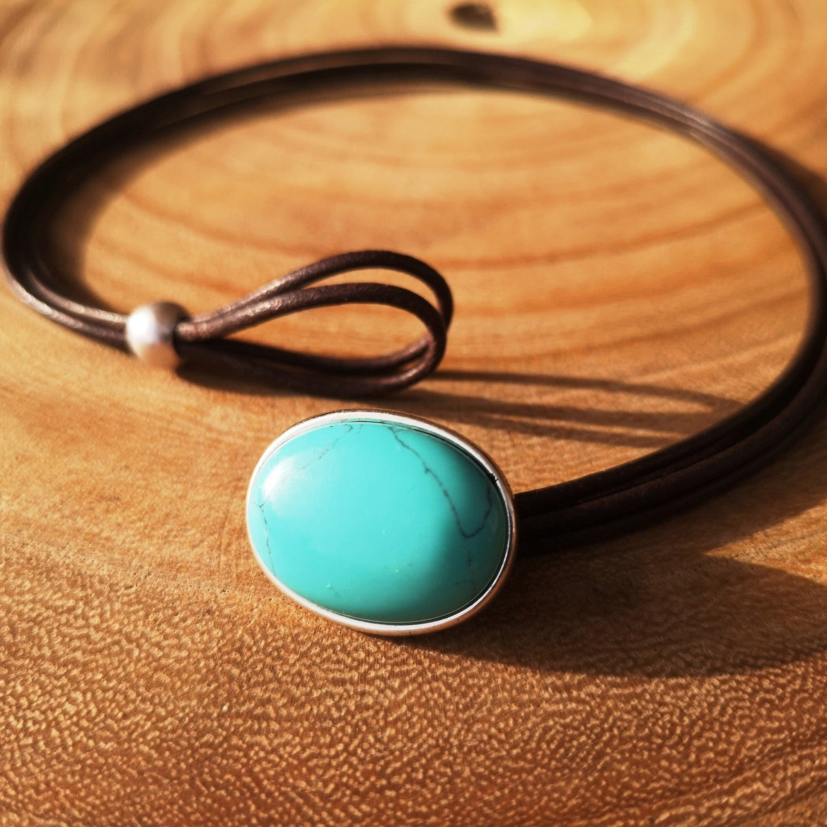 Vintage turkooizen ketting met leren koord