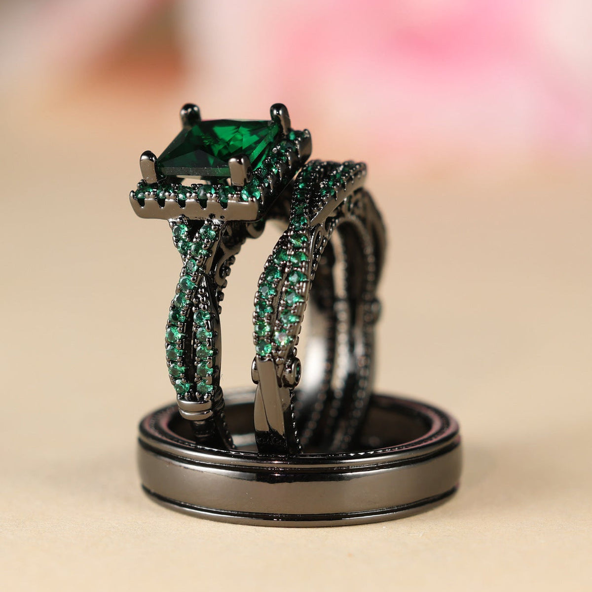 Elegante driedelige set diamanten ringen met princess geslepen zirkoon
