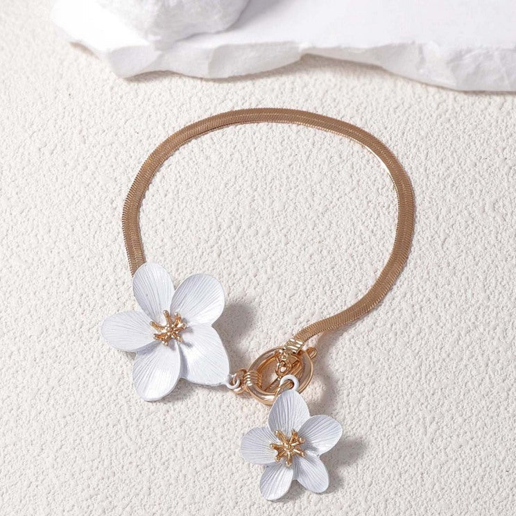 Elegante witte bloesem armband