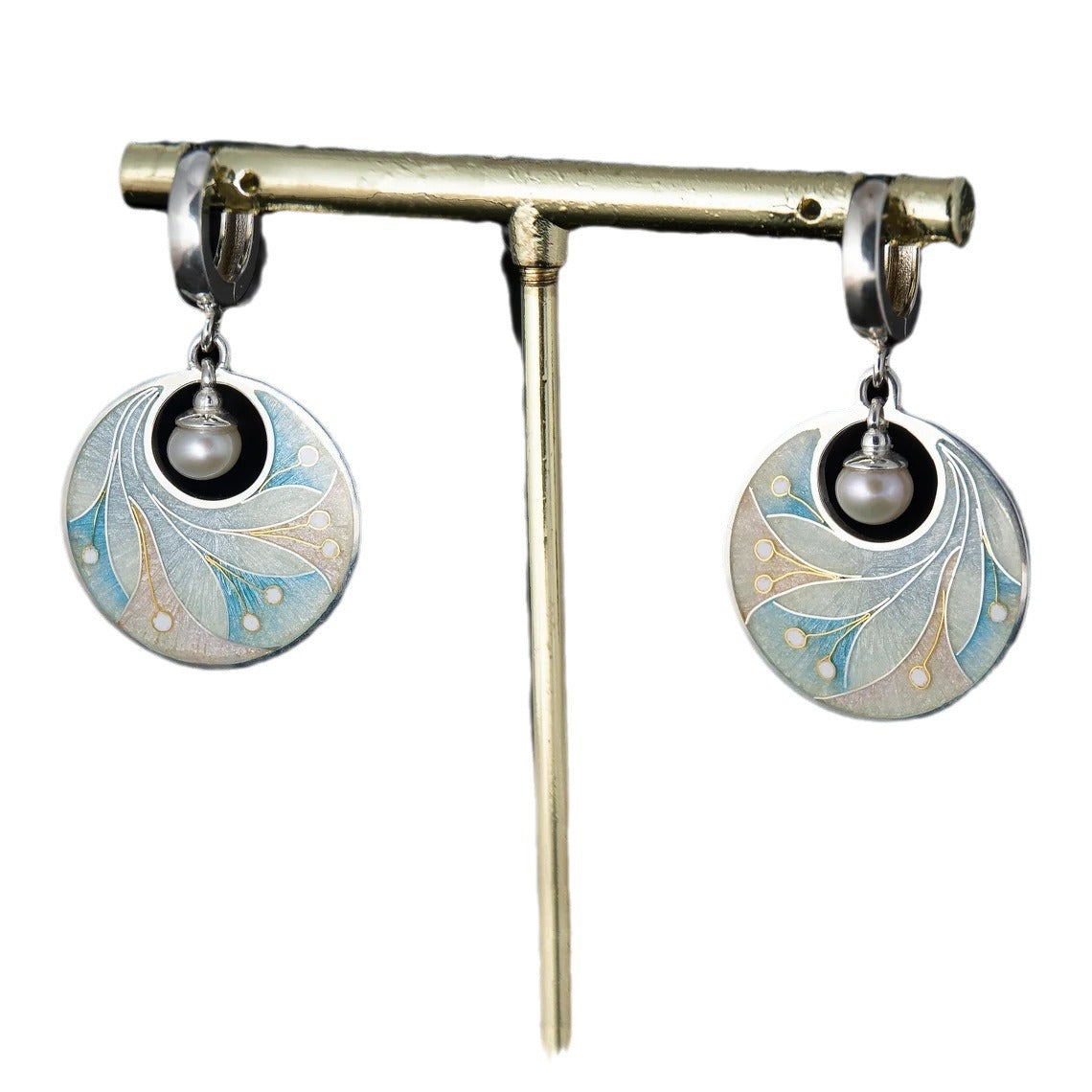 Elegante verzilverde romantische oorhangers met parel en schijf