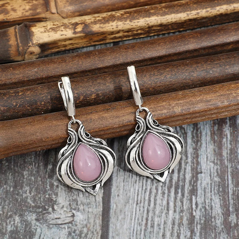 Vintage Victoriaanse druppelvormige oorbellen ingelegd met roze stenen
