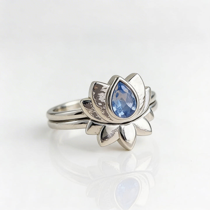 Vintage Retro Style Teardrop Zirconia Lotus Flower Ring