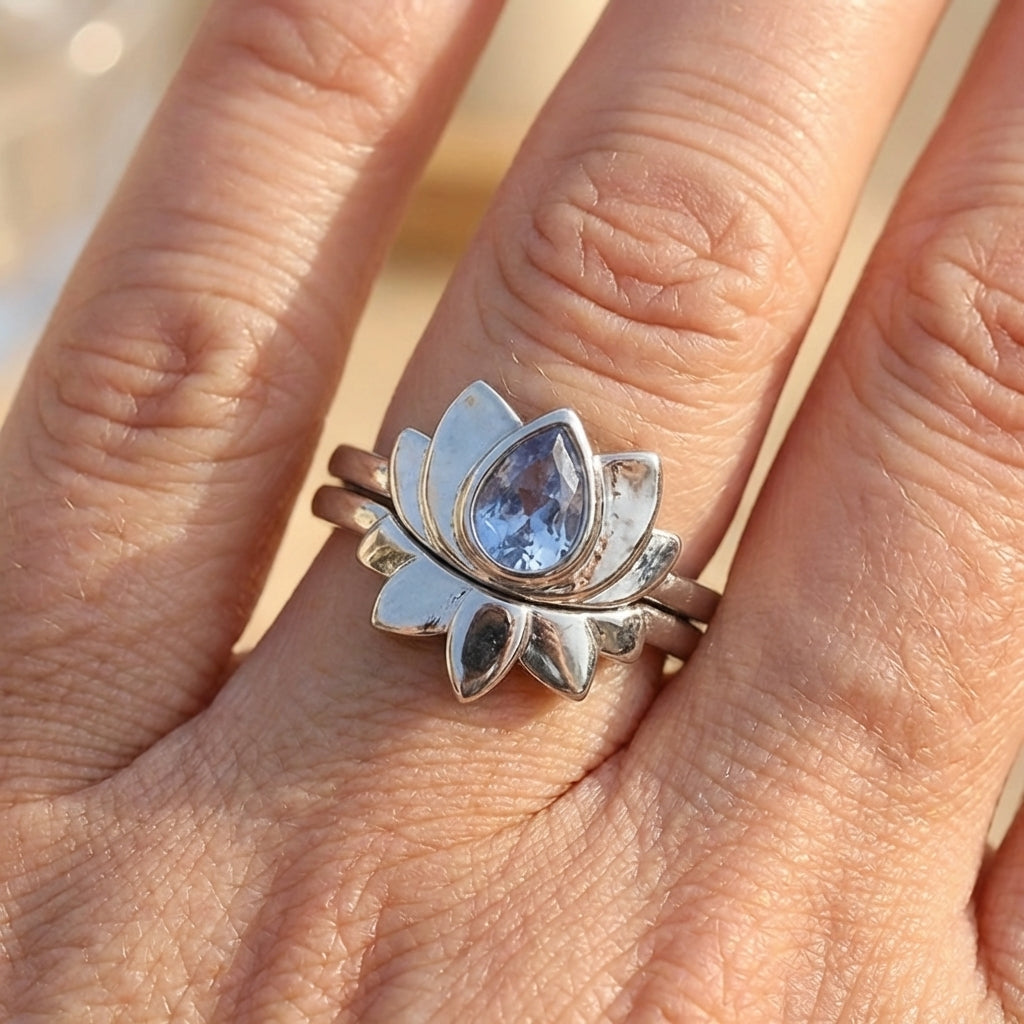 Vintage retro lotusbloem ring met druppelvormige zirkonia