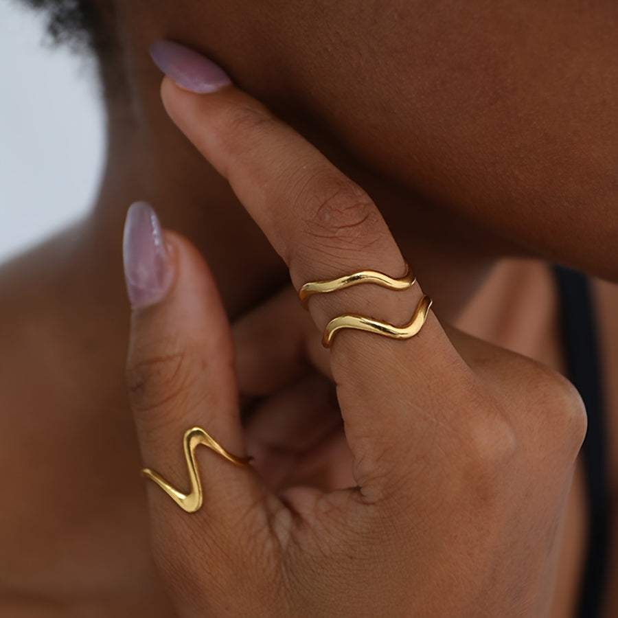 Minimalistische verstelbare goudkleurige ringenset in golfstijl
