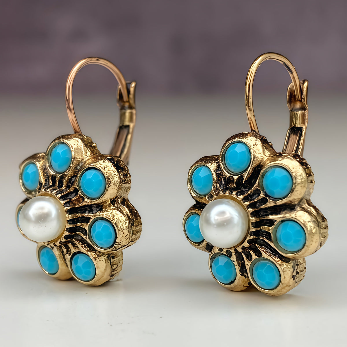 Vintage bloemenoorbellen met turkoois en parels